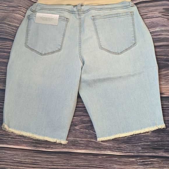 NEW  Maternity a:glow Cut off Hem Full  Belly Panel Denim Bermuda Shorts Size 8 - Picture 3 of 9